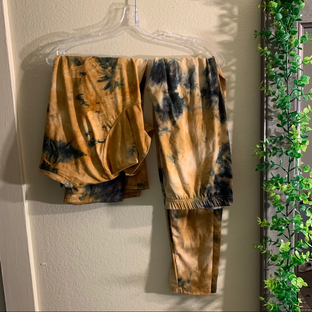 🦴3 for $10 // Tan-Brownish Tye Dye Set